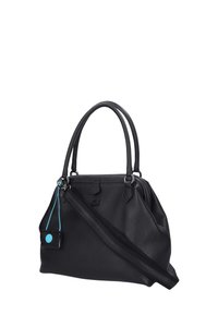 Borsa a mano in pelle nera martellata con doppi manici, tracolla rimovibile e una targhetta decorativa blu. Presenta una forma strutturata e componenti in metallo.