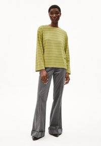 ARMEDANGELS MARYNA FINE STRIPE - Langarmshirt - new moss-dark moss