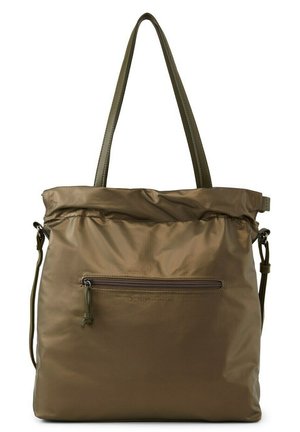 Sac fourre-tout en nylon vert olive, résistant à l'eau, avec un haut resserré, deux bretelles et une poche zippée extérieure. Texture lisse et branding minimal.