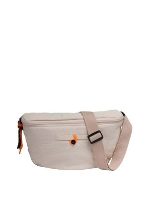 Banane en tissu beige avec curseur de fermeture éclair orange, petite poche avant et sangle beige réglable avec boucle noire.