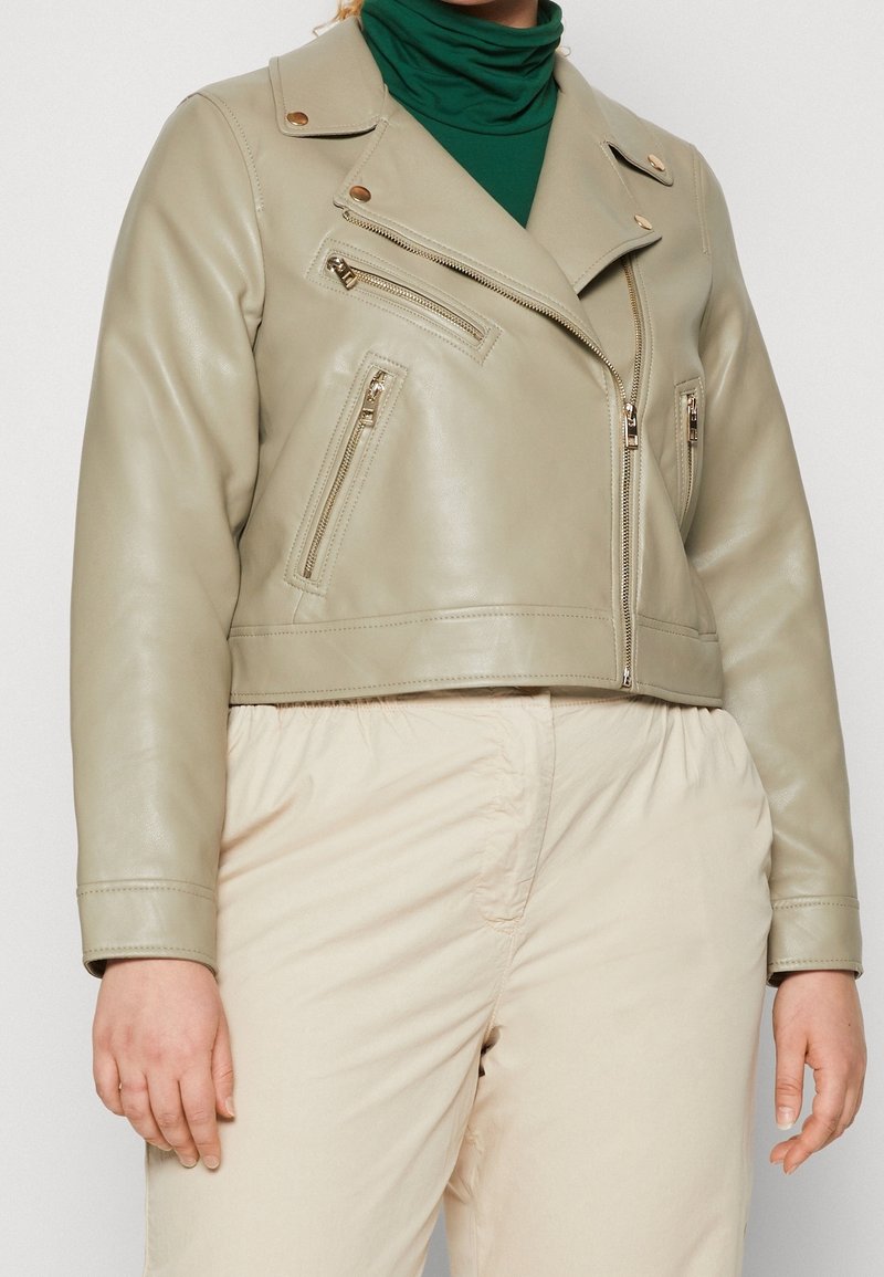 Vero Moda Curve Jacka i konstläder - grey