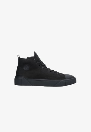 Zwarte high-top sneakers van suede, met een rubberen neuskap, ronde oogjes en een getextureerde zool met een cirkelvormig logo-accent.