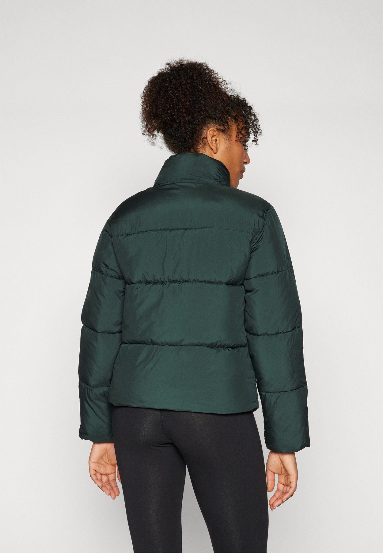 ESSENTIAL PUFFER