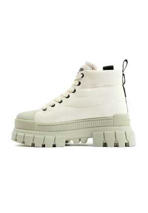 Masywne wysokie sneakersy w kolorze ecru z grubą bieżnikowaną podeszwą, wiązane z przodu, z miękko wyściełaną kostką i czarną tylną pętelką.