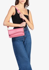 Miriade MANILA - Borsa a tracolla - fuxia