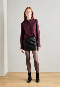 Marc O'Polo CASUAL FIT KENT COLLAR PRINT - Button-down blouse - red black