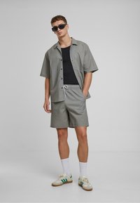 Urban Classics - Szorty