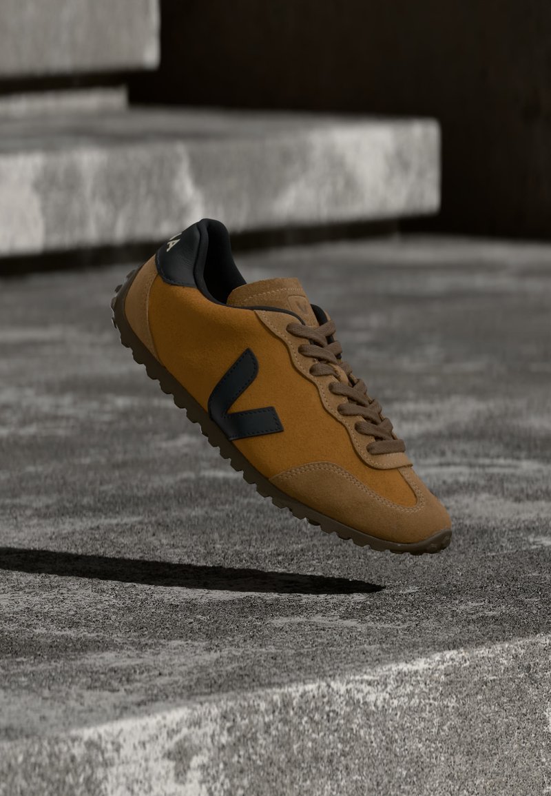 Veja GT cognac/black/brown