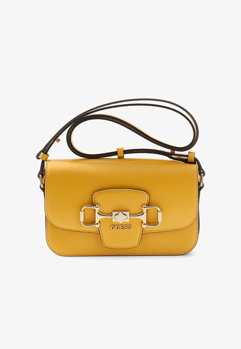 Sac bandoulière en cuir jaune avec boucle en métal doré et logo "GUESS", bandoulière réglable bordée de noir, forme rectangulaire.