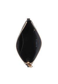 Poccolo in pelle nera con chiusura a zip, caratterizzato da una texture liscia e hardware dorato. Interno foderato, design minimalista.