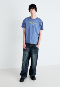 Pepe Jeans EGGO - Marškinėliai su spaudiniu - sea blue