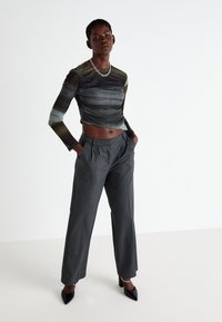 Vero Moda VMMADJA WIDE PANT - Hlače - dark grey melange