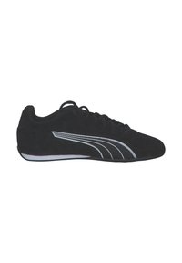 Scarpe da ginnastica nere in suede con un design a profilo basso, caratterizzate da dettagli bianchi lungo i lati e una suola piatta in gomma. Con lacci sulla parte anteriore, dallo stile minimalista.