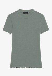 Short-sleeved, ribbed T-shirt in muted green with a rounded neckline and frayed edges on sleeves and hem, made from soft fabric.