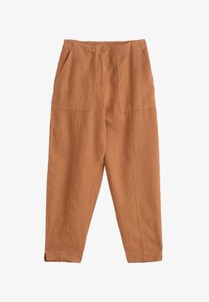 Korkeavyötäröiset, suoralahkeiset ruskeat housut, joissa on etutaskut, napillinen suljenta ja hienovaraiset sivuleikkaukset nilkan korkeudella.