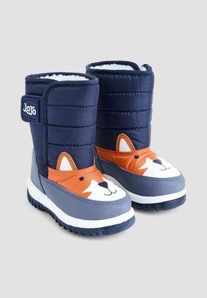 Marineblauwe laarzen met een gequiltde bovenkant, oranje en witte accenten met een vosontwerp, en textuur rubberen zolen voor grip. Inclusief klittenbandsluiting.