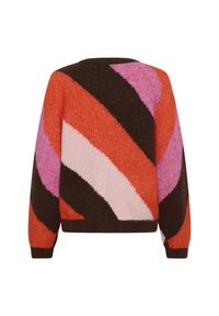 Pull en tricot avec des rayures diagonales orange, rose et marron. Texture douce avec un col rond et des manches longues.