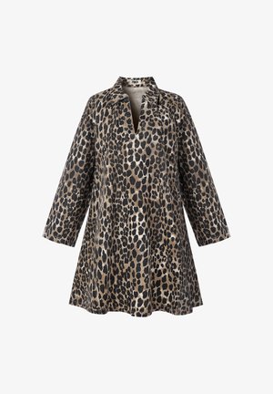 Leopardenprint jurk met kraag, driekwart mouwen en een losse A-lijn snit. Bevat een mix van tan, bruin en zwart patronen.