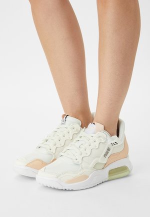 Jordan Trainers - light pink