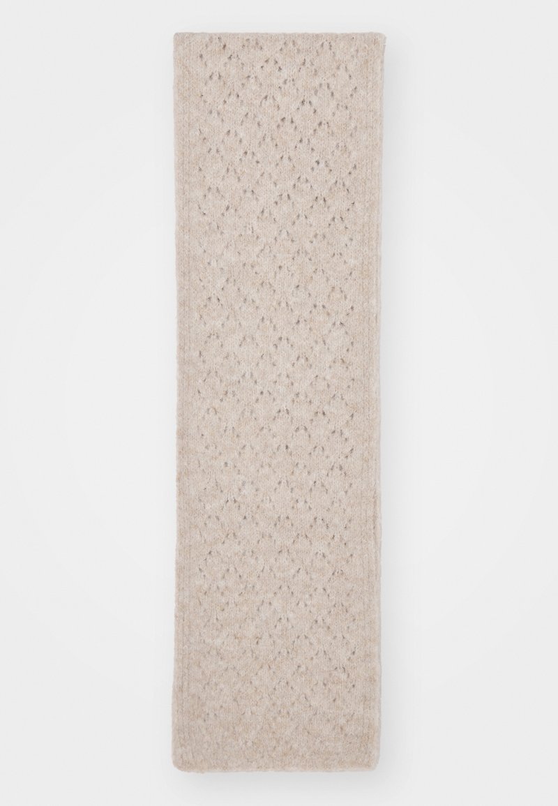 Écharpe beige tricotée avec un motif subtil en losange, texture douce et forme rectangulaire sur fond blanc.