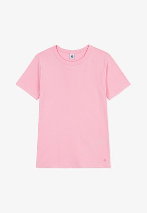 T-shirt rose clair uni à manches courtes avec col rond, design simple et petit logo près de l'ourlet inférieur sur fond blanc.