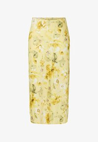 Unselected, pale banana