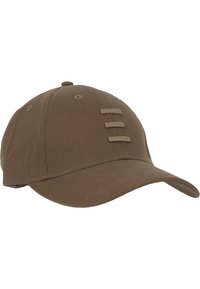 Ruskea puuvillalippis, jossa on kaareva lippa, etuosassa kolme rinnakkaista kangasviilua ja tuuletusaukkoja päällä.