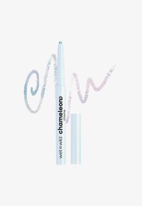 Crayon eyeliner blanc avec une finition brillante, arborant la marque "wet n wild chameleon". Des tourbillons de couleur irisée scintillent à proximité.