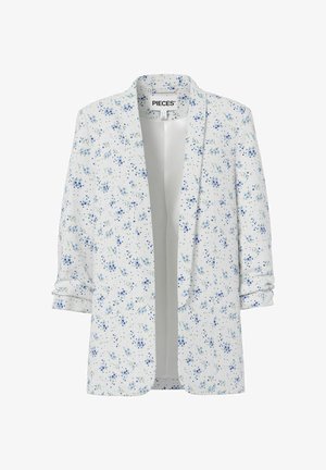 Blazer blanc à ouverture sur le devant avec un petit imprimé floral bleu et des manches 3/4 froncées, étiqueté "PIECES" à l'intérieur du col.