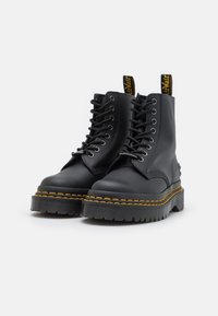 Dr. Martens Stivaletti stringati - black