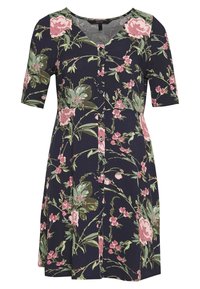 Abito floreale su sfondo blu navale, caratterizzato da fiori rosa e foglie verdi, con maniche corte e un design con bottoni davanti.