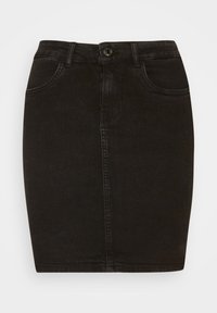 Jupe en jean noir à coupe ajustée, avec cinq poches et une fermeture à bouton à l'avant. Présente une texture lisse et des détails de couture subtils.