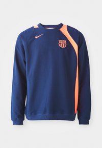 Mørkeblå sweatshirt med lange ærmer, der har orange detaljer på skuldrene og halsudskæringen. Viser et klublogo på brystet.
