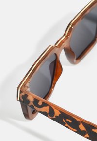 Zign UNISEX - Solbriller - brown
