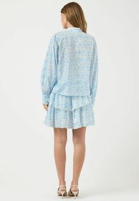 YAS HEMD YASVIPS - Skjortebluse - clear sky