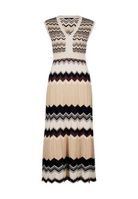 Długa, bezrękawnikowa sukienka z dekoltem w kształcie litery V, wykonana z materiału w zygzakowate paski w odcieniach kremu, czerni, brązu i bordo.