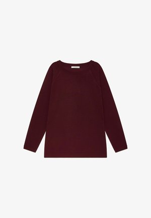 Dunkelroter Pullover mit langen Ärmeln, einem Rundhalsausschnitt sowie gerippten Bündchen an Ärmeln und Saum, flach auf einem weißen Hintergrund liegend.