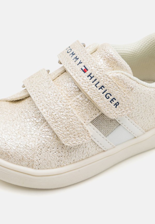 LOGAN - Trainers - platinum3