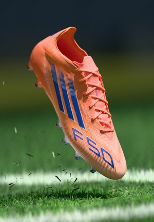 F50 ELITE AG - Jalkapallokengät tekonurmi - beam orange/lucid blue/footwear white