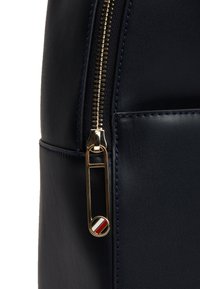 Tommy Hilfiger FRESH BACKPACK CORP - Matkakott - space blue