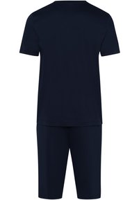 Herren T-Shirt aus navyblauem Baumwollstoff mit kurzen Ärmeln, kombiniert mit passenden Shorts, glatte Textur, schlichtes Design und ohne sichtbare Muster oder Akzente.