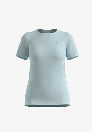 Hellblaues sportliches Damen-T-Shirt mit kurzen Ärmeln, Rundhalsausschnitt und kleinem Logo auf der linken Brustseite.