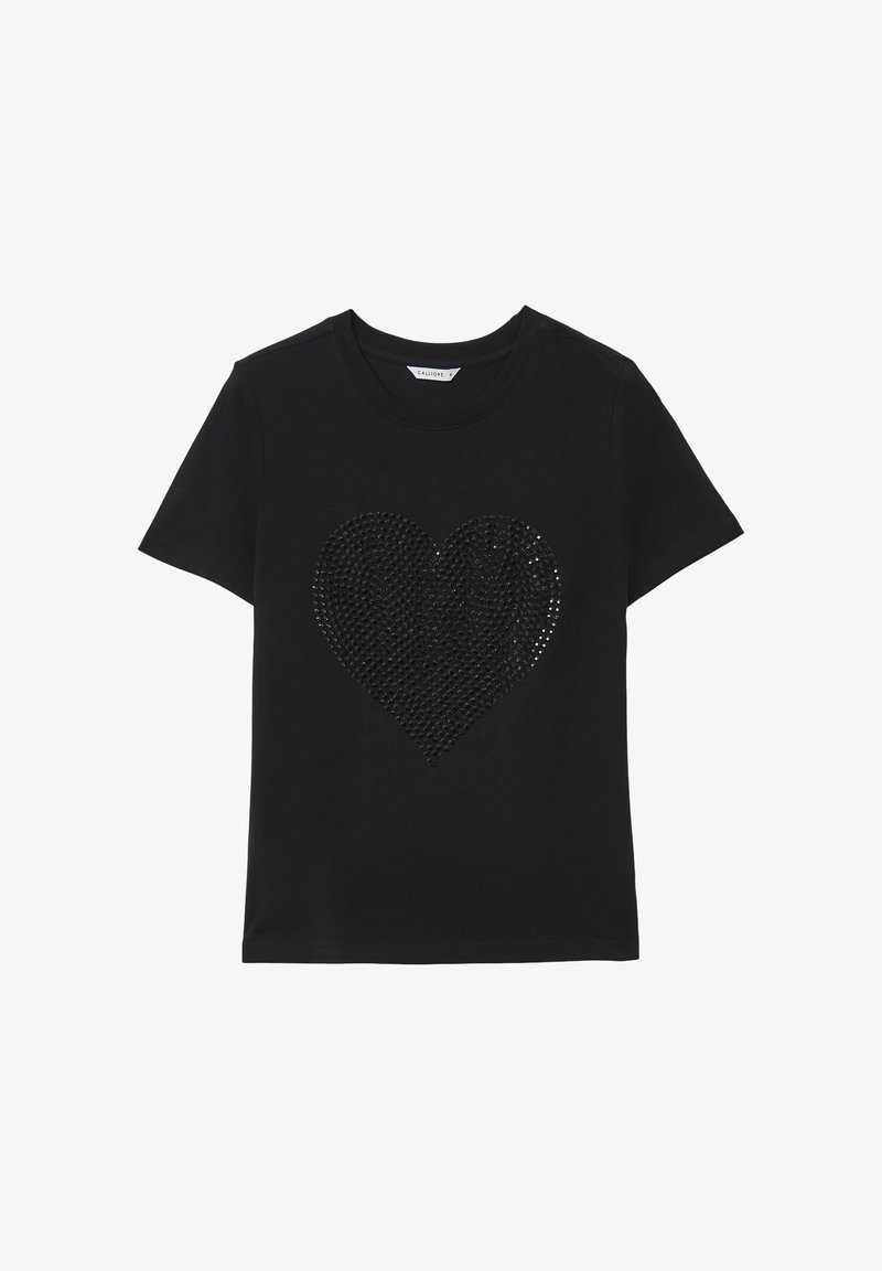 Maglietta nera a maniche corte con un grande cuore nero realizzato con borchie lucide sulla parte anteriore, scollatura a girocollo e una piccola etichetta del marchio all'interno del colletto.