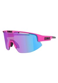 Occhiali da sole sportivi con montatura rosa, lenti grandi a gradiente blu-viola e ventilazione frontale. Presentano un logo sulla tempia. Materiale resistente.