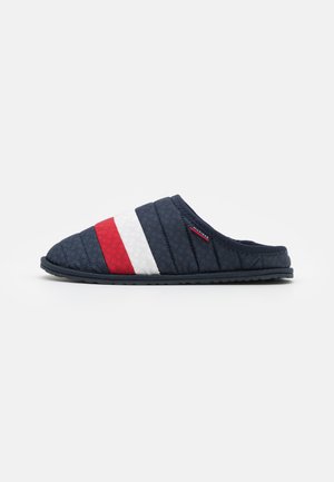 CORPORATE PADDED HOMESLIPPER - Slippers - red/white/blue
