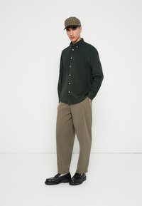 Selected Homme SLHREGDANNI  - Camicia - deep forest