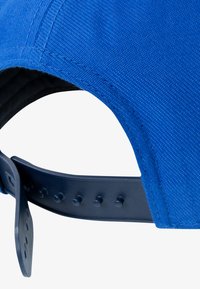 Nike Sportswear TRUE LIMITLESS UNISEX - Pet - game royal