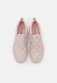 Rosa Slipper-Schuhe aus strukturiertem Stoff mit weißen gestickten Logos. Runde Zehenpartie und elastische Seitenpaneele für ein einfaches An- und Ausziehen.