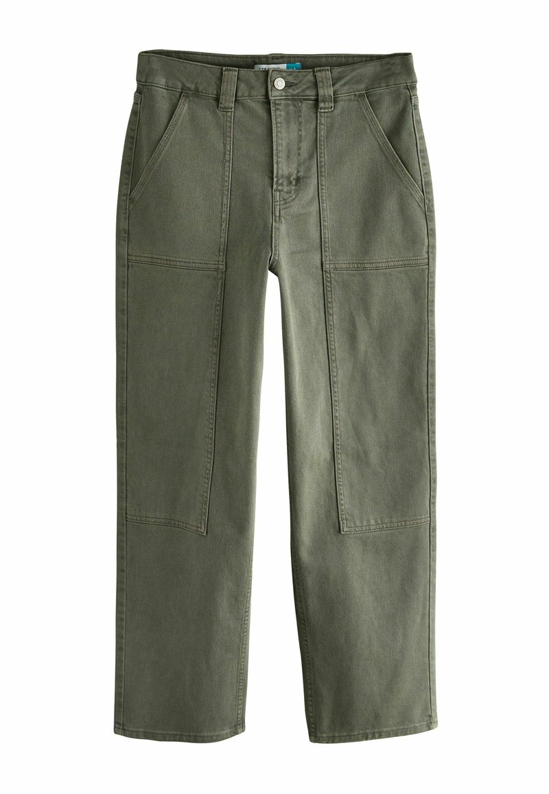 Pantalones de pierna ancha en verde oliva, fabricados en algodón resistente. Cuenta con bolsillos delanteros y acentos de costura. Cintura clásica con cierre de botón.