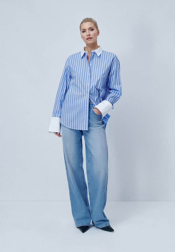 STUDIO JARINA BLOUSE - Button-down blouse - blau3